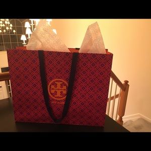 Meet your Posher, Laurelle